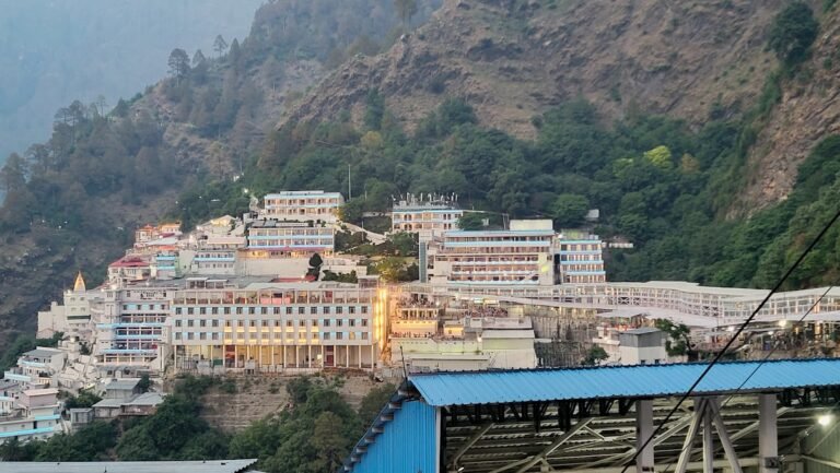 Vaishno Devi Yatra Guide — Online Registration, Route & Tips